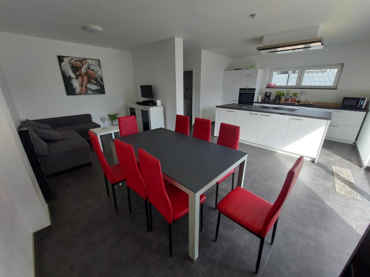 Several Different Rooms, Newly Furnished, In A New House In Vichten Exterior photo